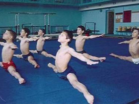 Занятия спортивной гимнастикой. Фото с сайта baranovichy.by