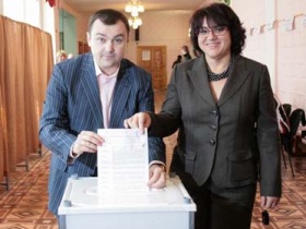 Лариса Базанова (справа) и Александр Донской. Фото с сайта rusnord.ru