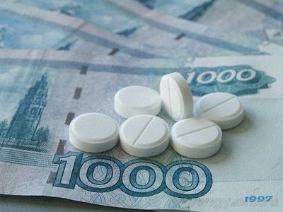 Деньги и лекарства. Фото: deita.ru