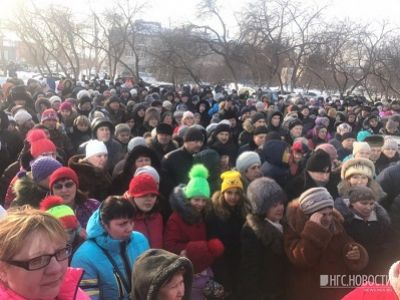 Митинг жителей Колывани. Фото: news.ngs.ru