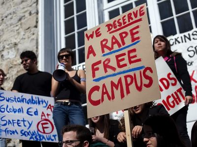 Пикет против сексуального насилия в студенческих городках (США). Фото: drchrislinder.com