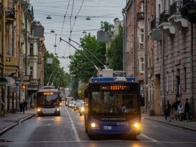 Троллейбус в Санкт-Петербурге, август 2019 год. Фото: Aleksei Savin / Shutterstock