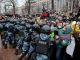 Оцепление толпы во время акции в поддержку Алексея Навального на пушкинской площади в Москве 23 января. Фото: Максим Шеметов/Reuters