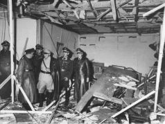 Нацистские главари осматривают место взрыва в "Вольфсшанце", 20.06.1944. Фото: ru.wikipedia.org